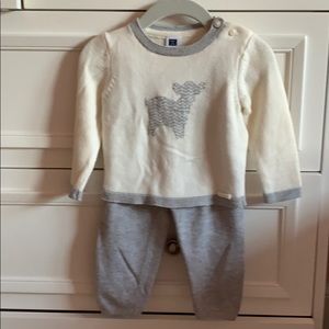 Janie and Jack 6 to 12 month sweater and pants set